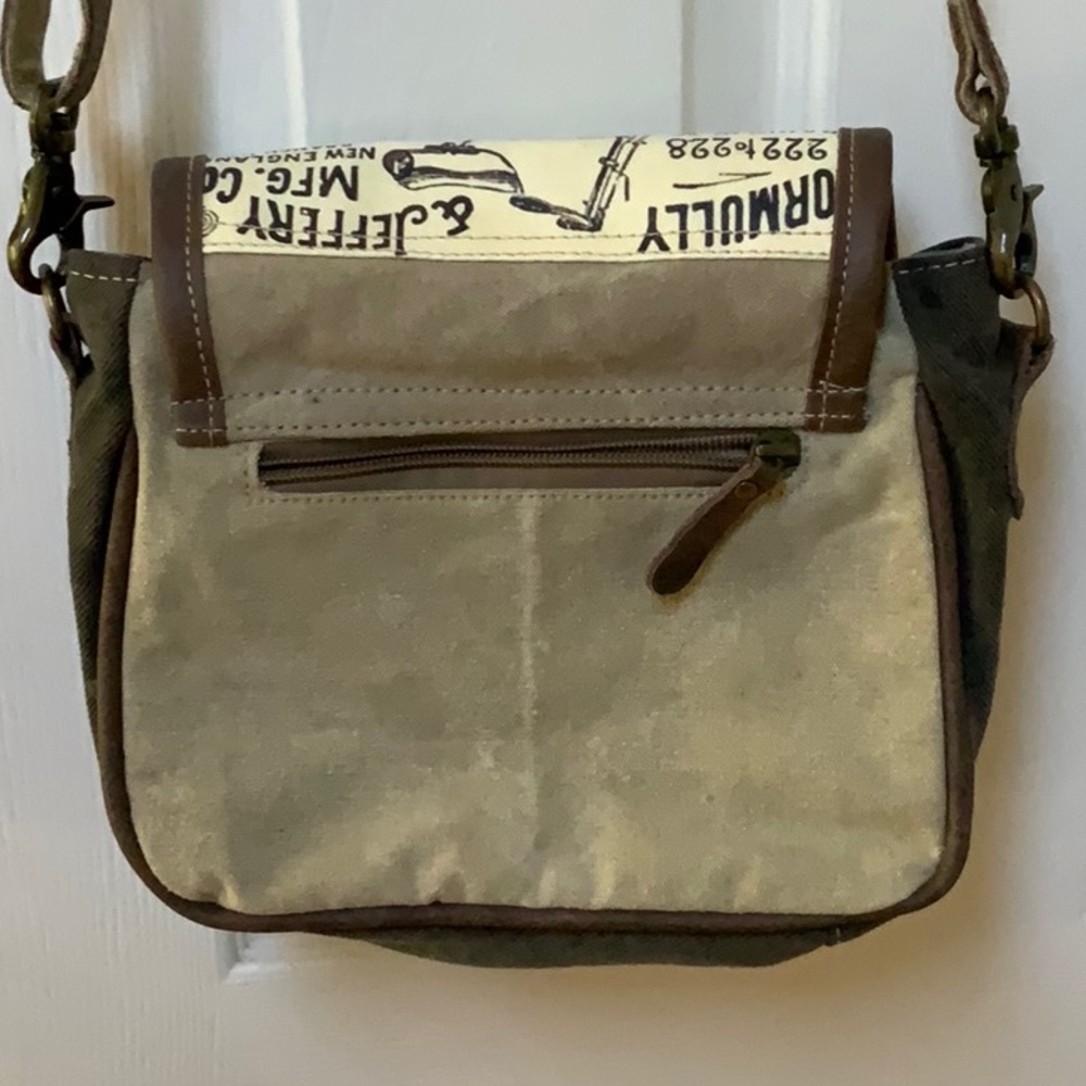 Purse - Picture 2 of 12